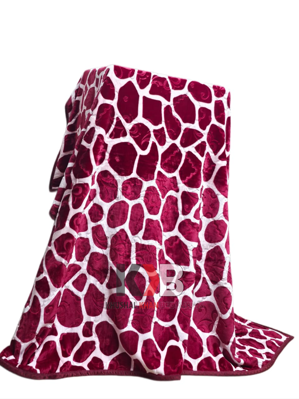 Flannel Fleece Blanket – Maroon Giraffe
